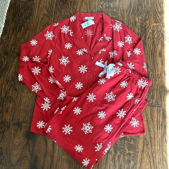 LOFT Other - NWT!!  Loft women’s Christmas pajamas
